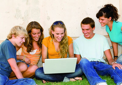 鹤立鸡群：欧国联球队盘点最具特色球衣